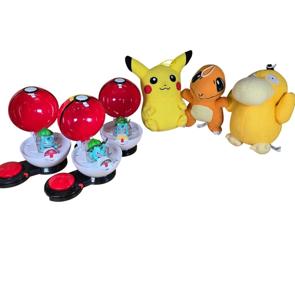 3 Pokeballs, 3 Mini Figures, 3 Plus Pokemon, Great Condition Surprise Attack